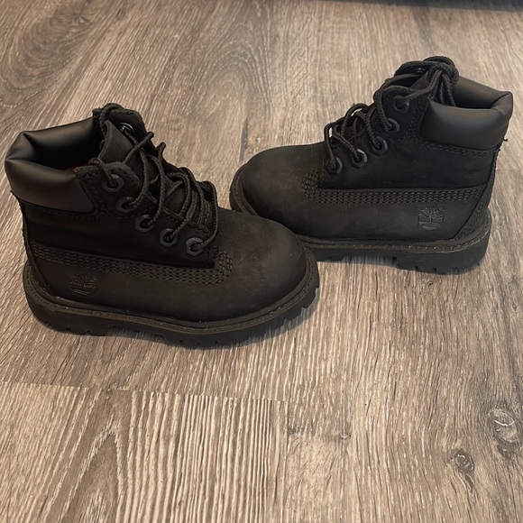 SOLD Black Timberland Boots 5c - Picture 2 of 4